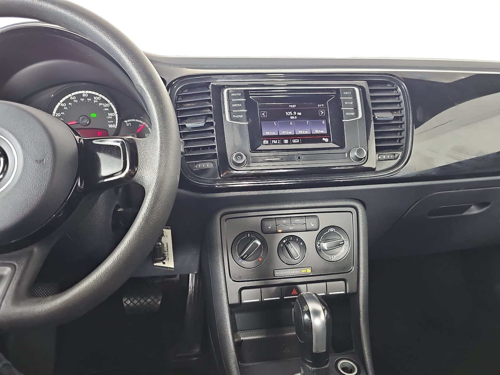 Used 2016 Volkswagen Beetle 1.8T S FWD image 16