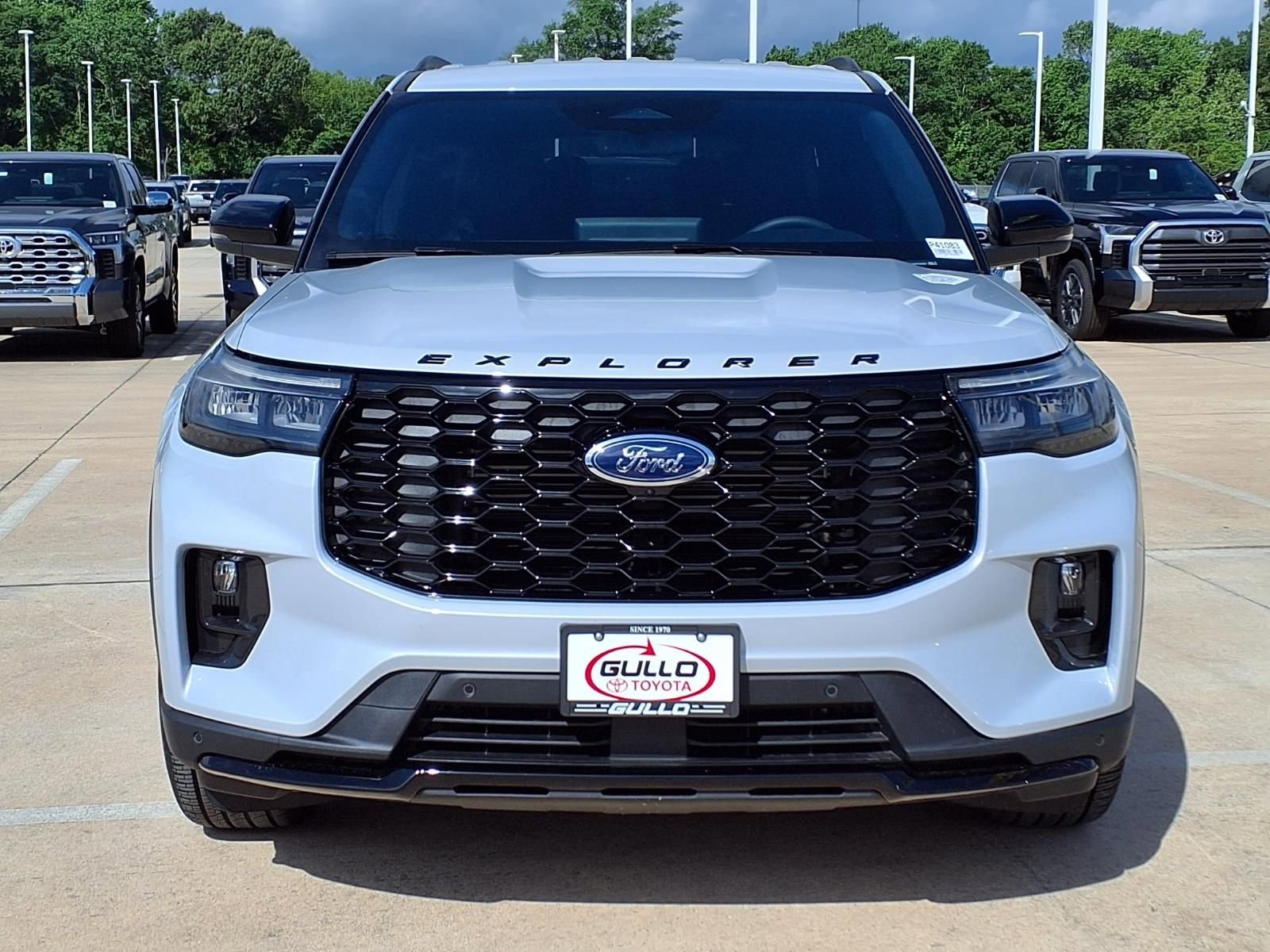 Used 2026 Ford Explorer ST-Line w/ ST-Line Street Pack RWD image 4