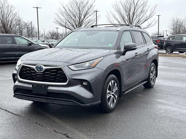 Used 2024 Toyota Highlander XLE image 5