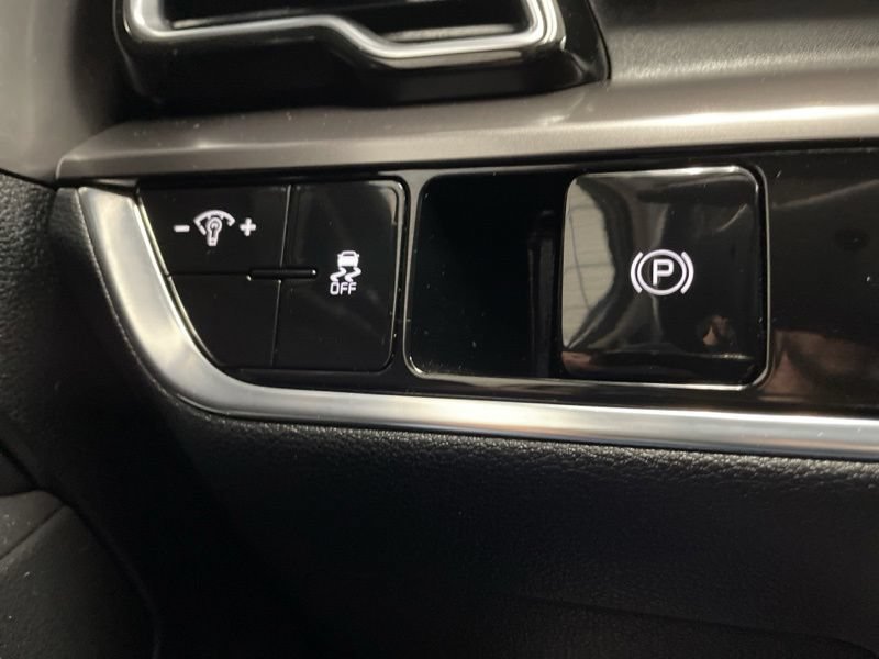 Used 2024 Kia Sportage EX FWD image 18