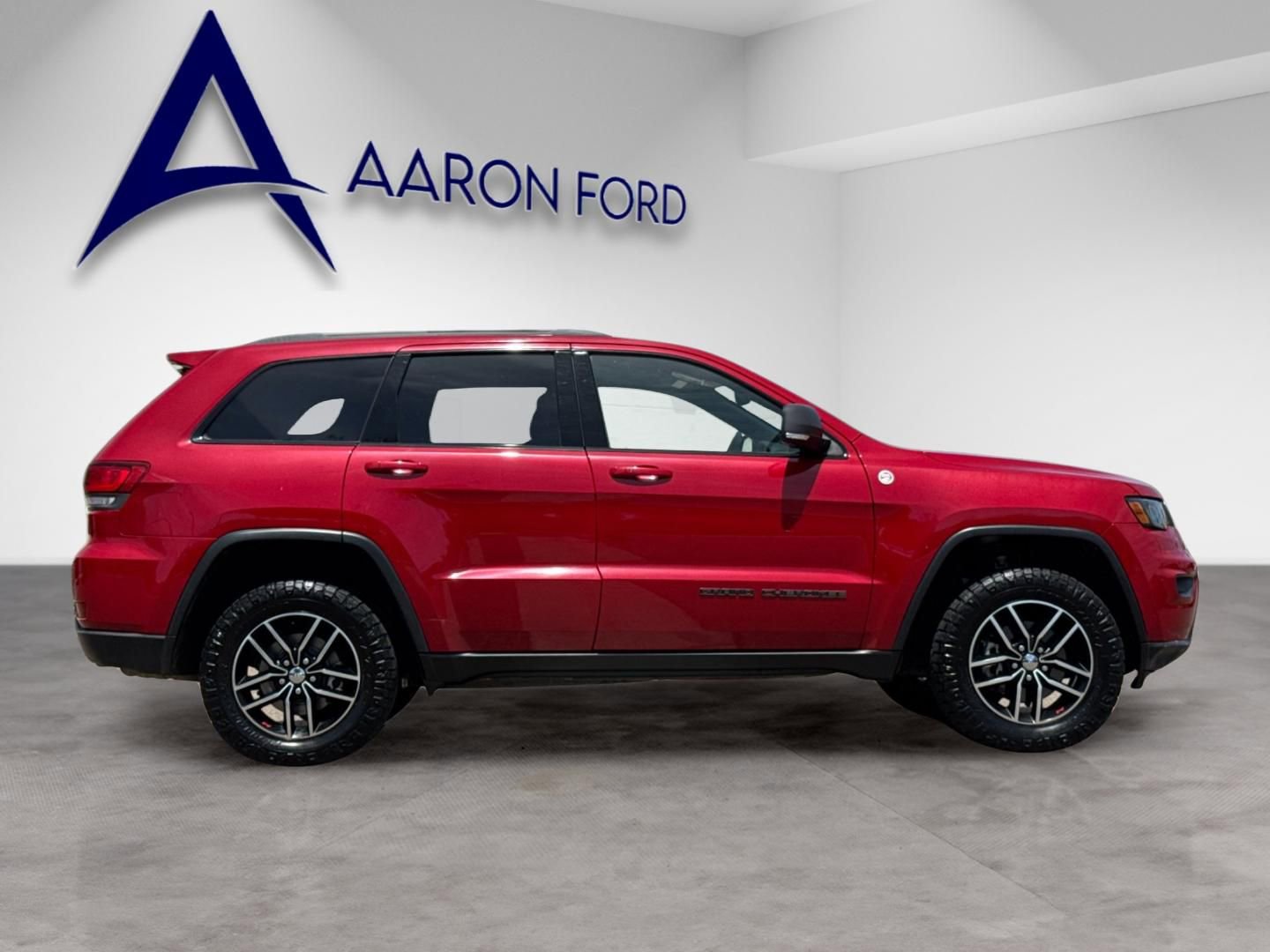 Used 2018 Jeep Grand Cherokee Trailhawk AWD/4WD image 7