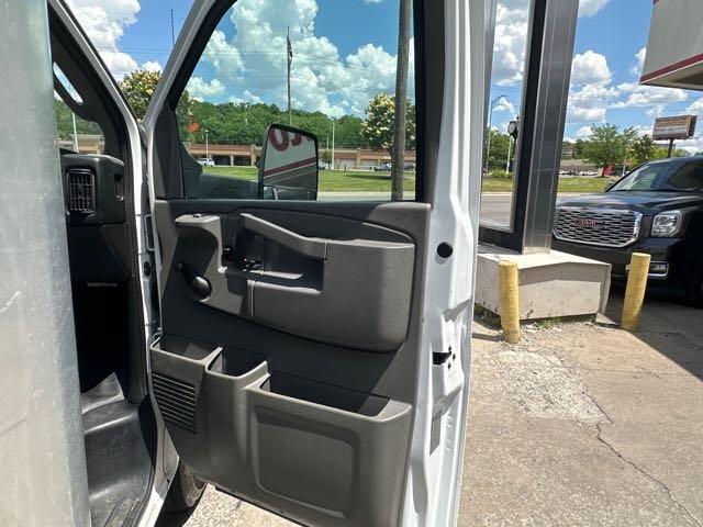 Used 2016 GMC Savana 3500 Extended RWD image 12