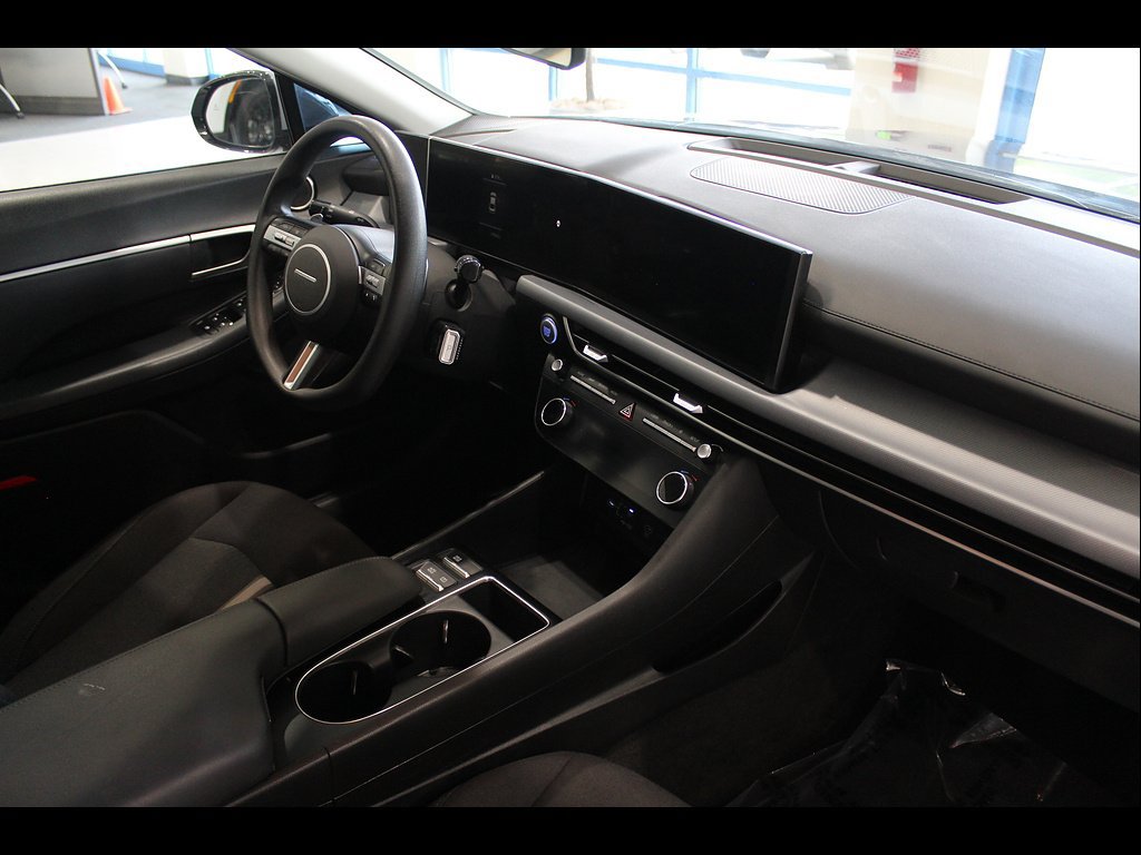 Used 2025 Hyundai Sonata SEL FWD image 23