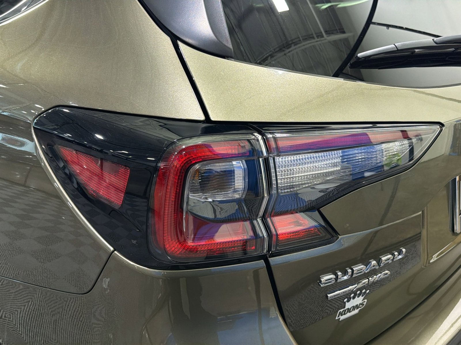 Used 2023 Subaru Outback Touring XT AWD/4WD image 18