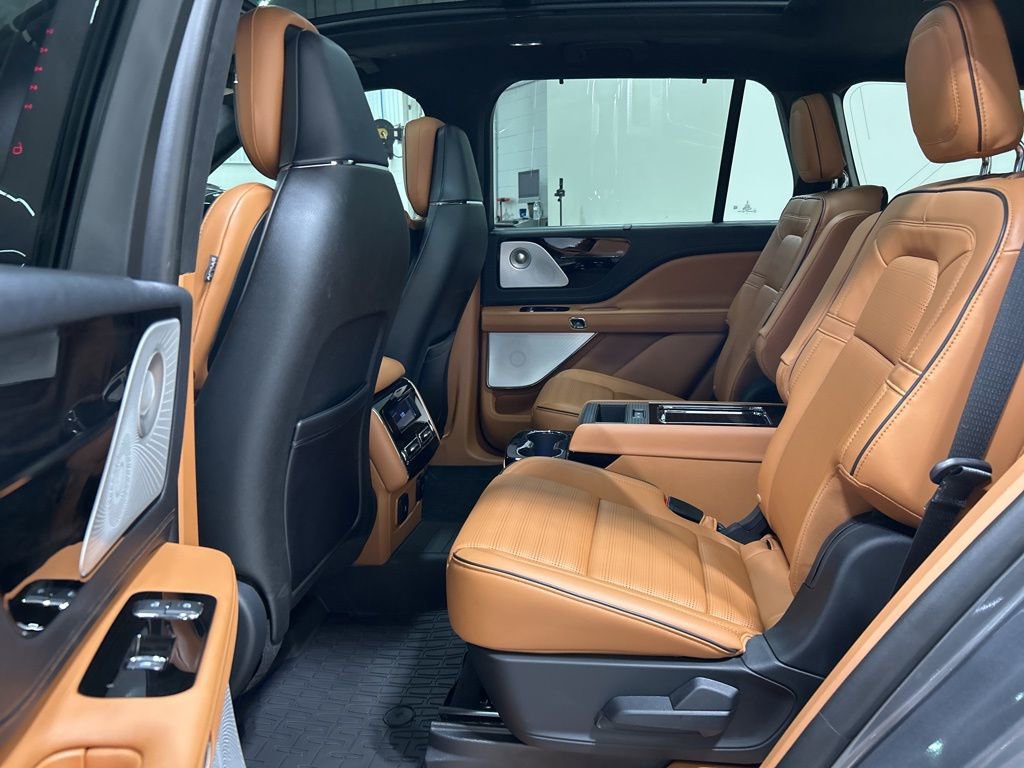 Certified 2025 Lincoln Aviator Black Label w/ Jet Appearance Package image 26