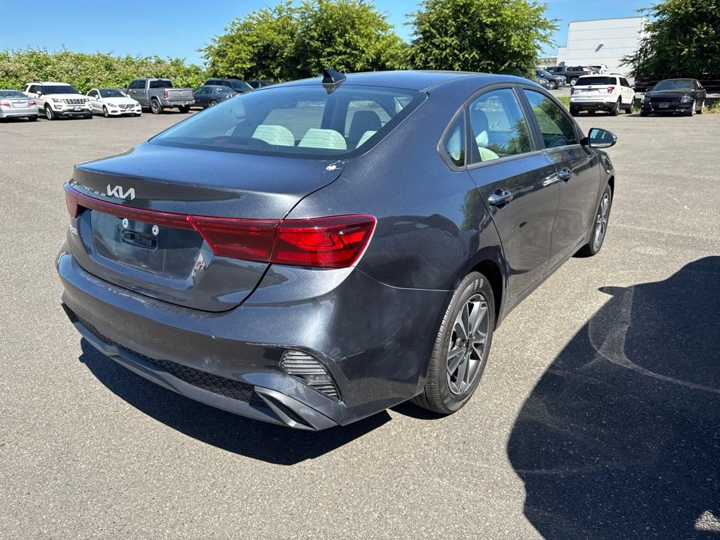Used 2023 Kia Forte LXS w/ LXS Technology Package FWD image 6