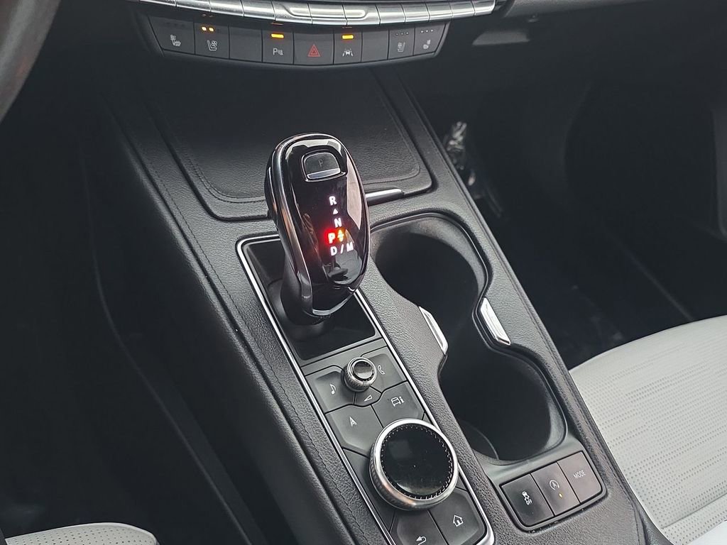 Used 2024 Cadillac XT4 Sport image 16