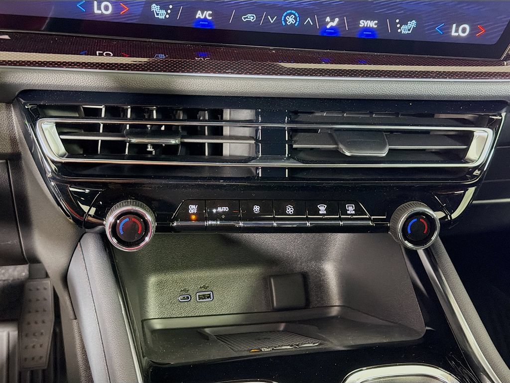New 2026 Chevrolet Traverse Z71 w/ Enhanced Driving Package AWD/4WD image 15