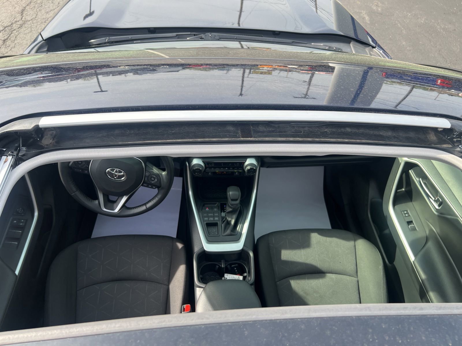 Used 2022 Toyota RAV4 XLE image 28