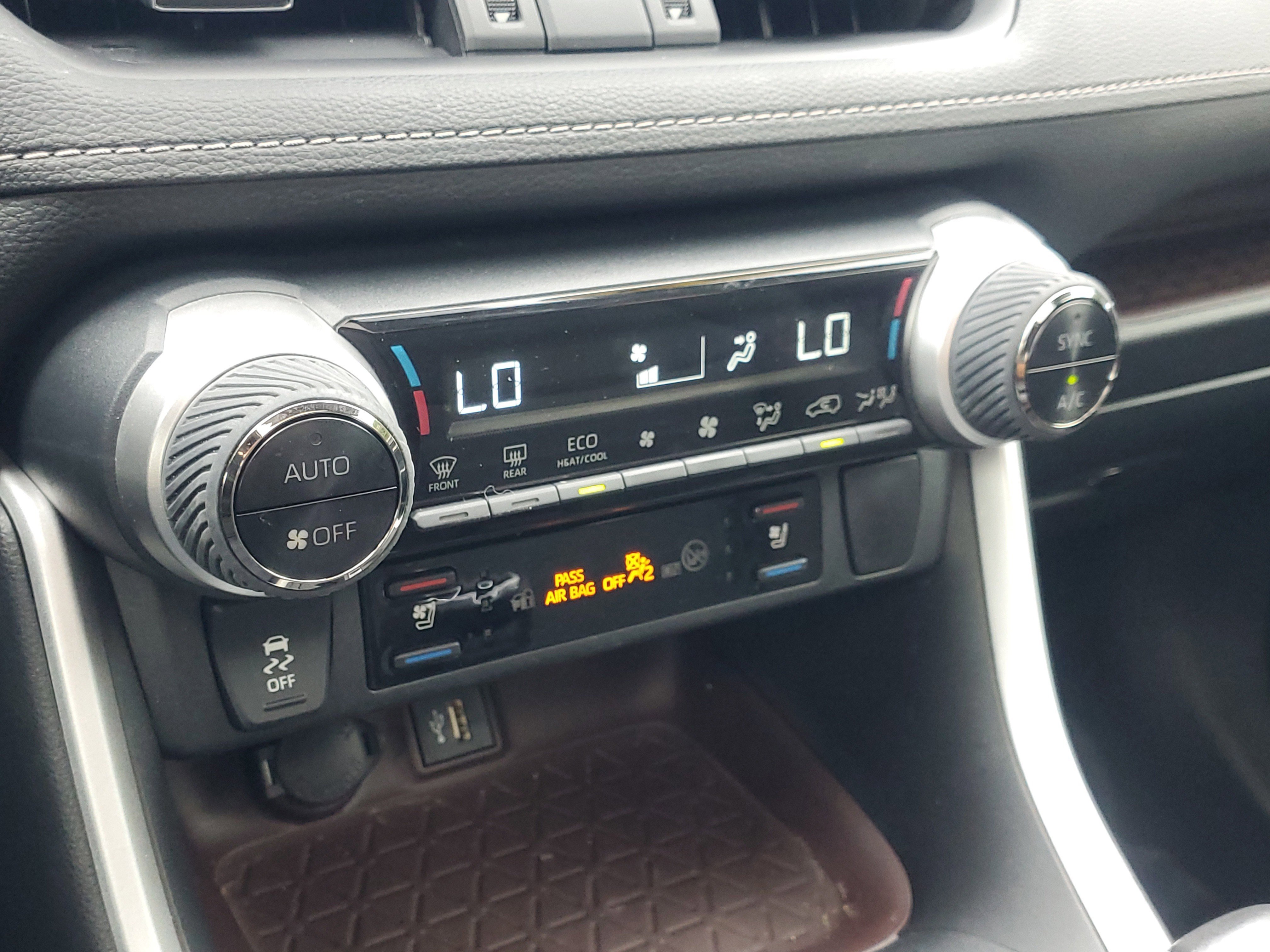 Used 2023 Toyota RAV4 Limited image 31