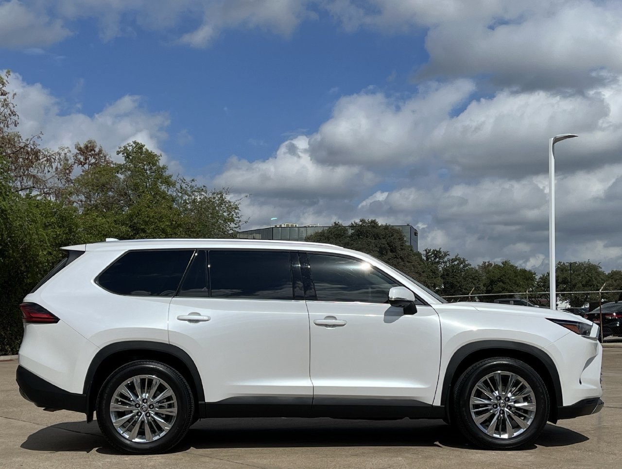 Used 2026 Toyota Grand Highlander AWD image 3