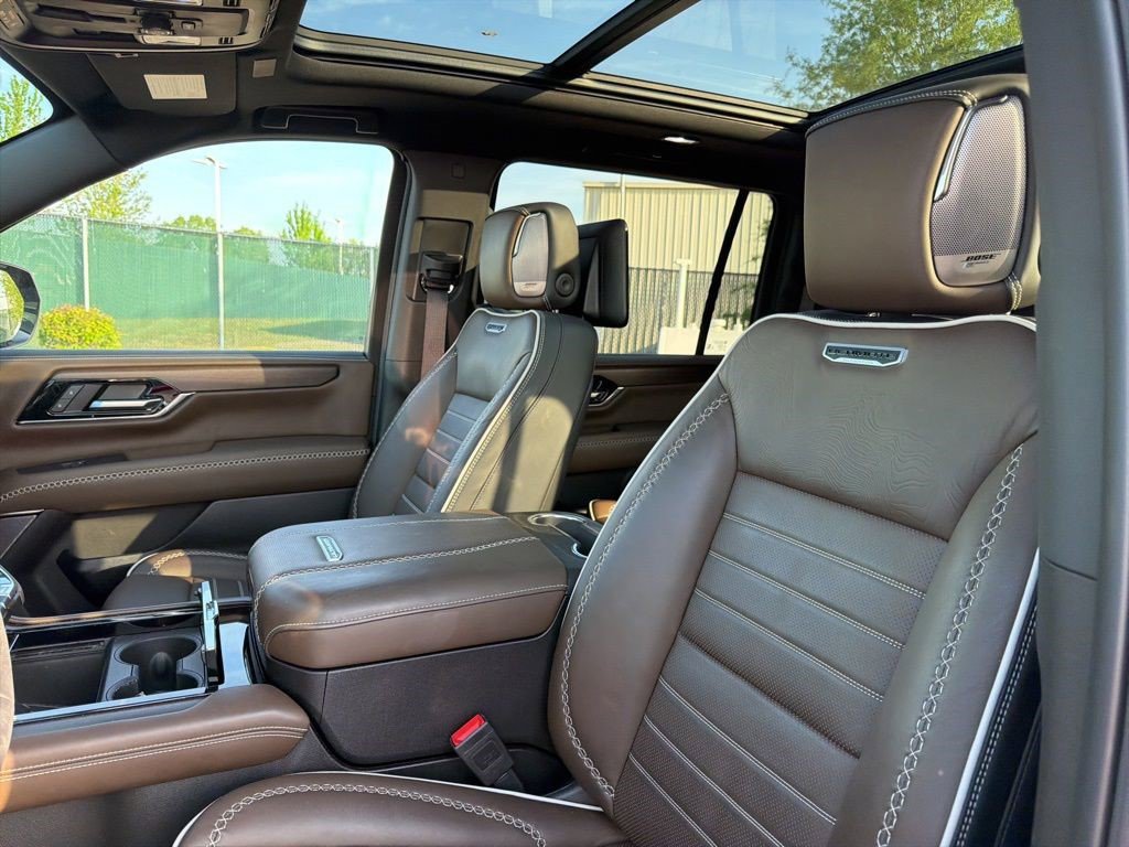 Certified 2025 GMC Yukon XL Denali Ultimate AWD/4WD image 16