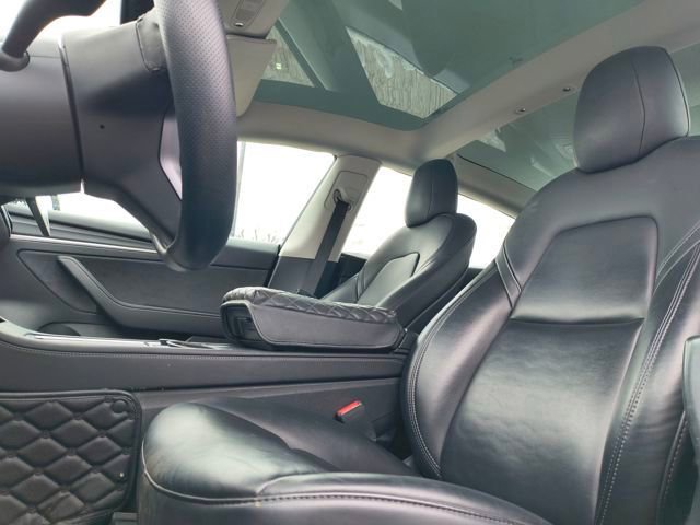 Used 2021 Tesla Model 3 Performance image 3