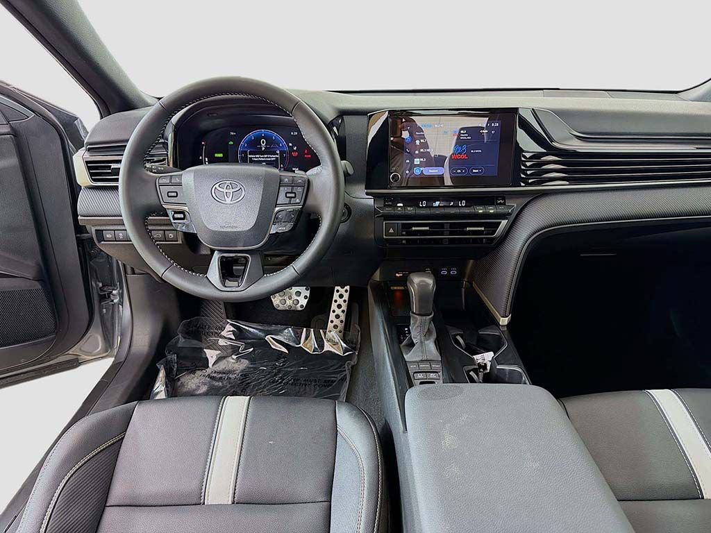 Used 2026 Toyota Camry SE FWD image 26