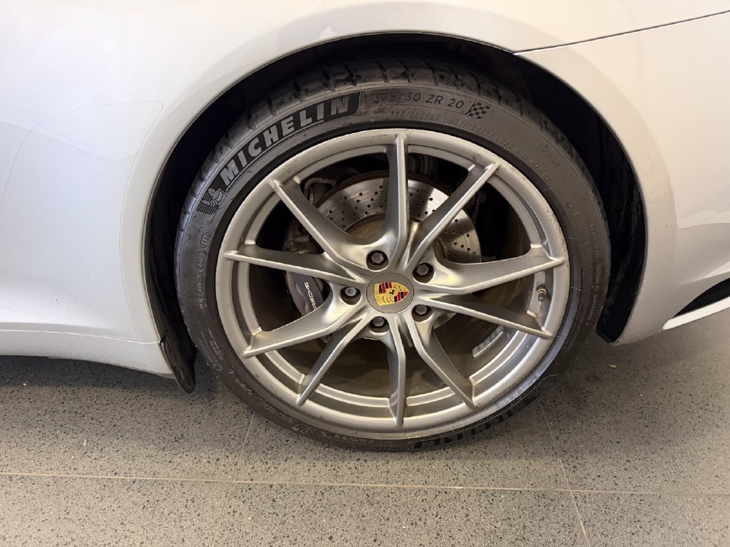 Certified 2017 Porsche 911 Carrera RWD image 11