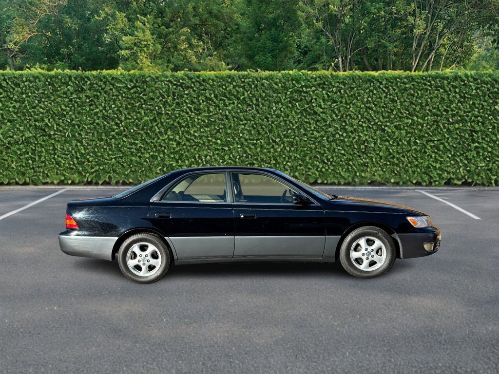 Used 1998 Lexus ES 330 image 2