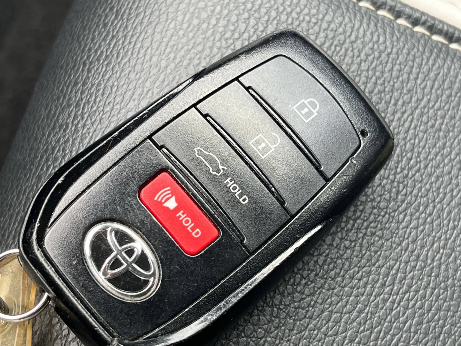 Used 2025 Toyota Camry SE FWD image 28