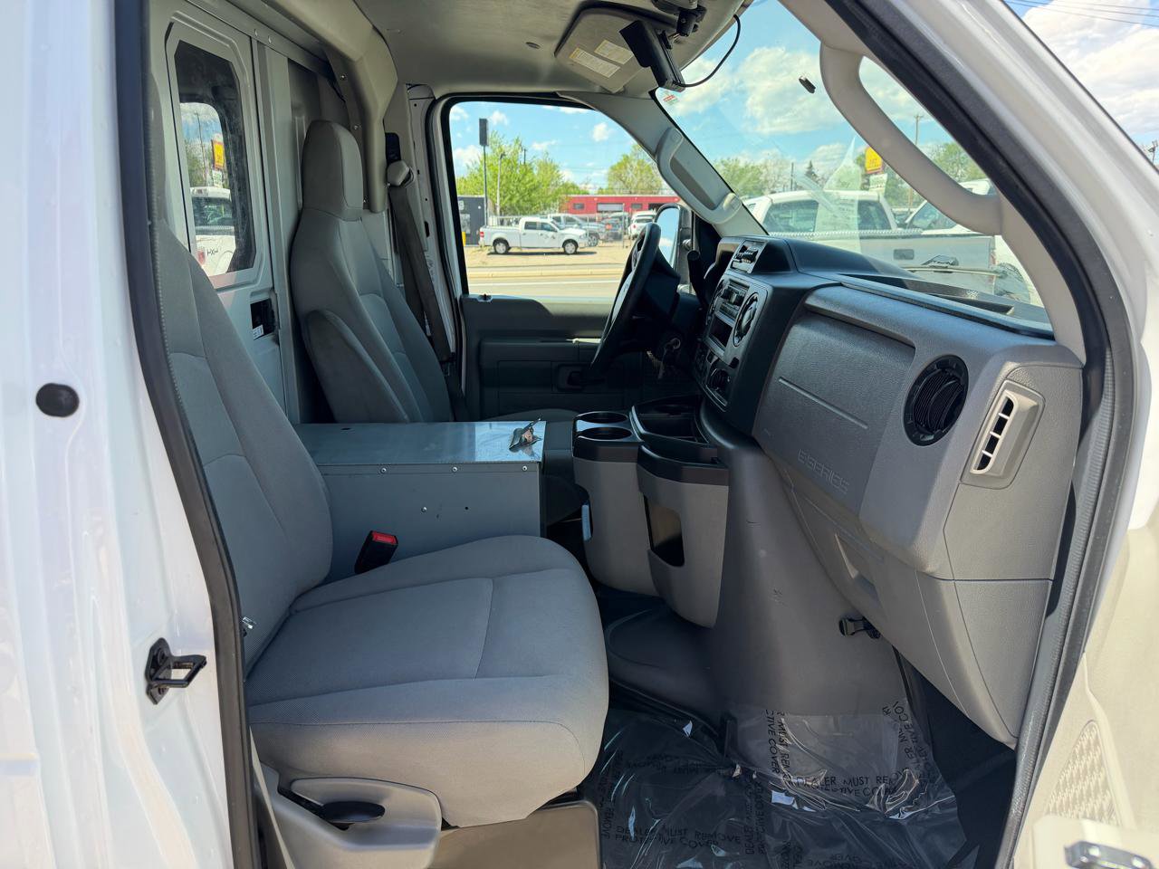 Used 2021 Ford E-350 and Econoline 350 Super Duty w/ Power Windows & Locks Group image 28