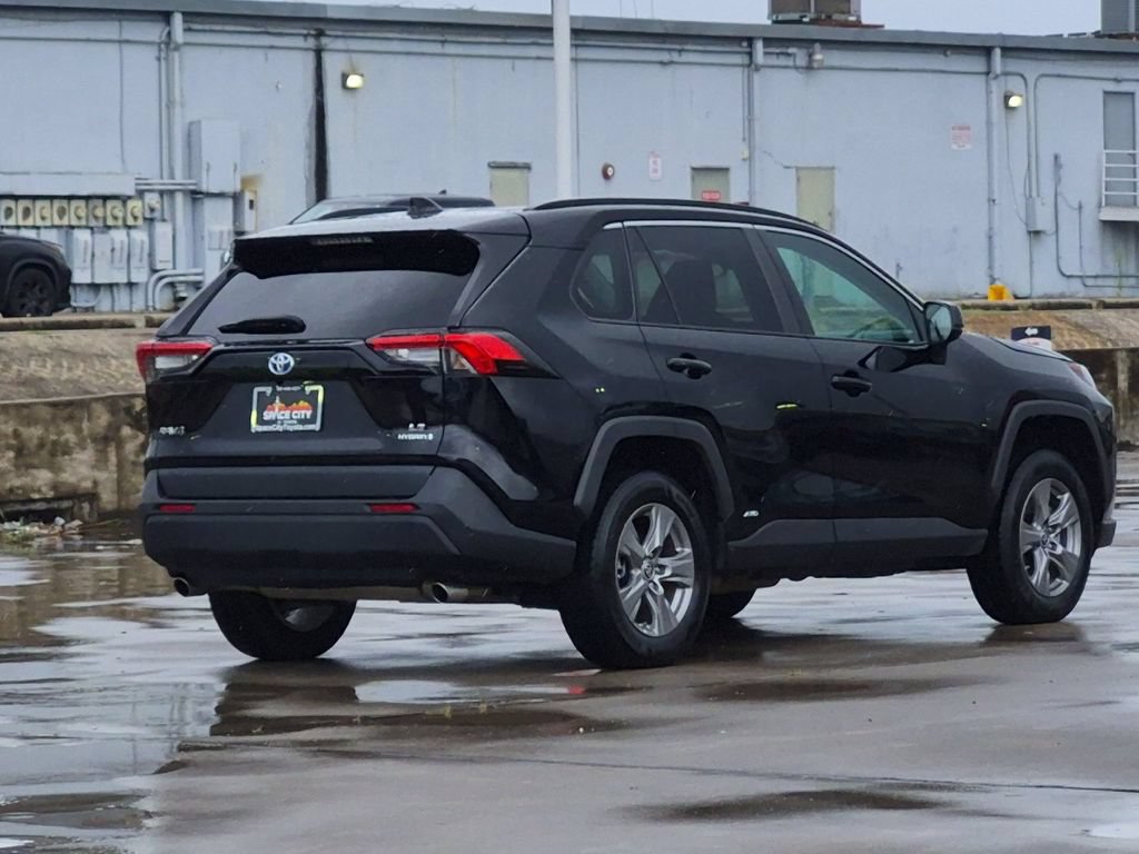 Used 2023 Toyota RAV4 LE AWD/4WD image 6