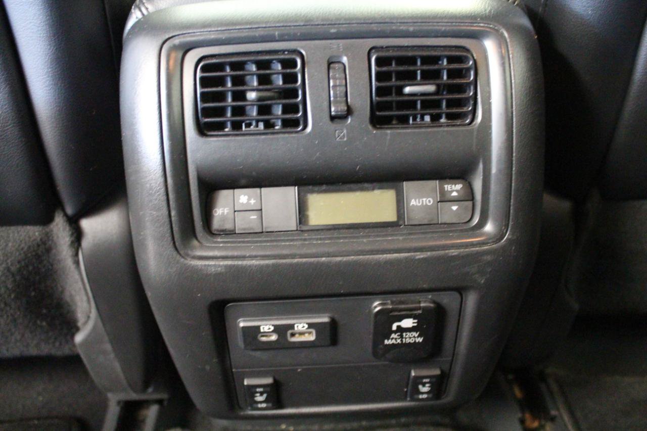Used 2020 Nissan Pathfinder SL AWD/4WD image 21