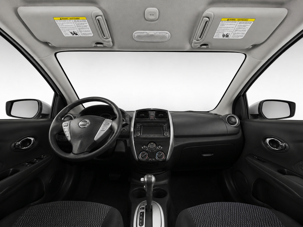 Used 2015 Nissan Versa Note w/ SL Tech Package FWD image 11
