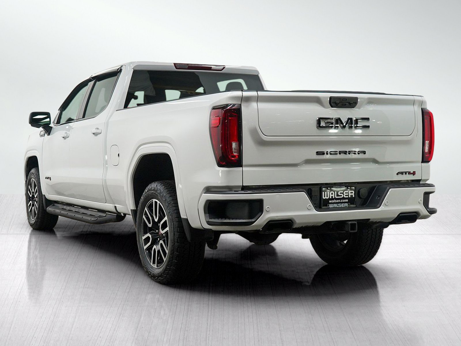 Used 2024 GMC Sierra 1500 AT4 AWD/4WD image 3
