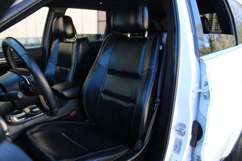 Used 2017 Jeep Grand Cherokee Limited w/ Luxury Group II RWD image 12