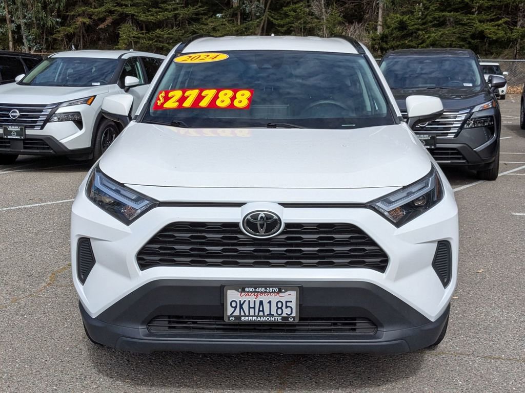 Used 2024 Toyota RAV4 XLE FWD image 5