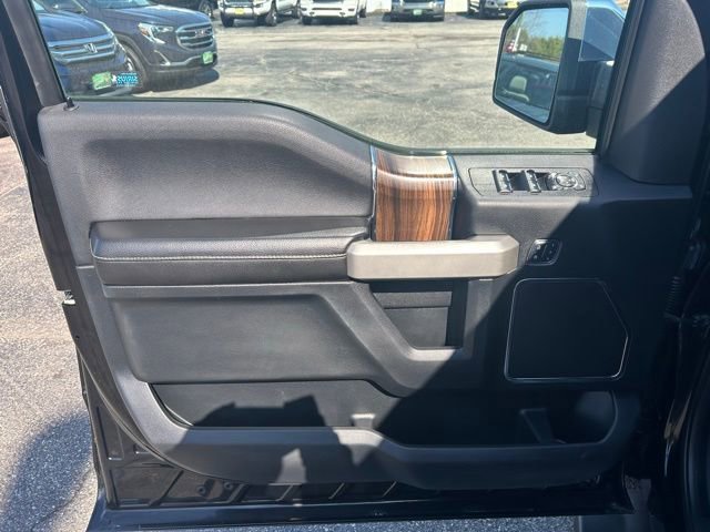 Used 2017 Ford F150 Lariat w/ Equipment Group 502A Luxury AWD/4WD image 14