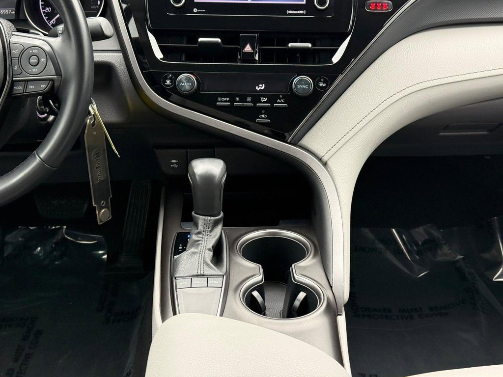 Certified 2022 Toyota Camry SE image 15