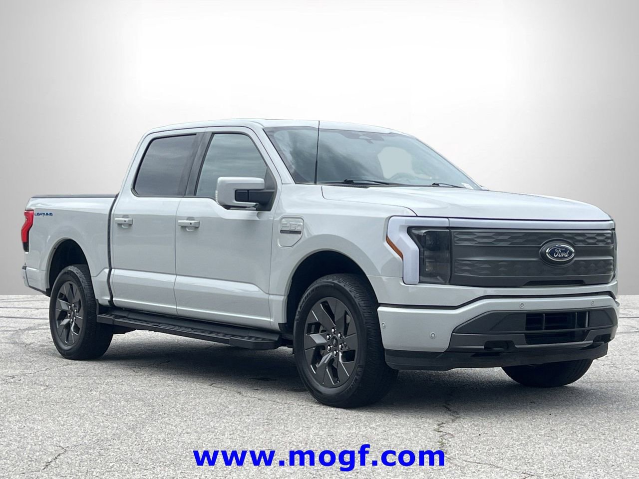 Used 2023 Ford F150 Lightning Lariat w/ Equipment Group 511A High AWD/4WD image 4