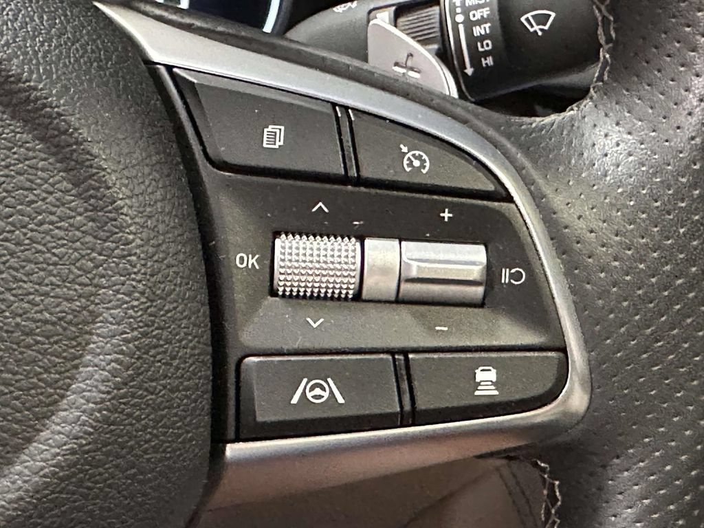 Used 2023 Genesis G70 2.0T AWD/4WD image 23