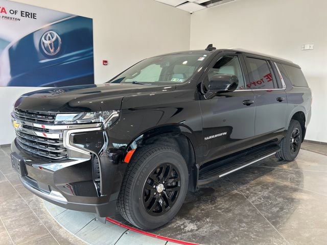 Used 2021 Chevrolet Suburban LT image 2