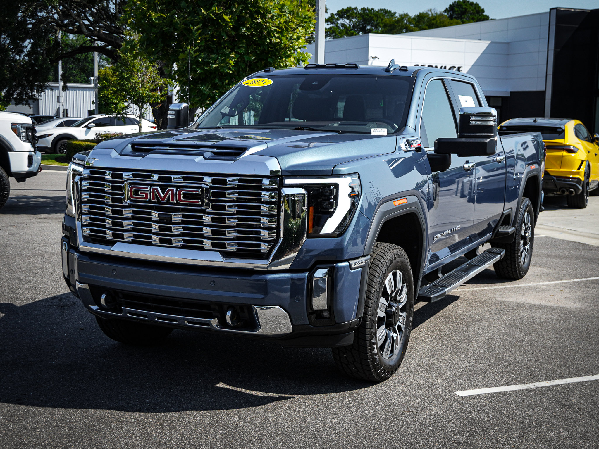 Used 2025 GMC Sierra 3500 Denali w/ Denali Reserve Package image 5