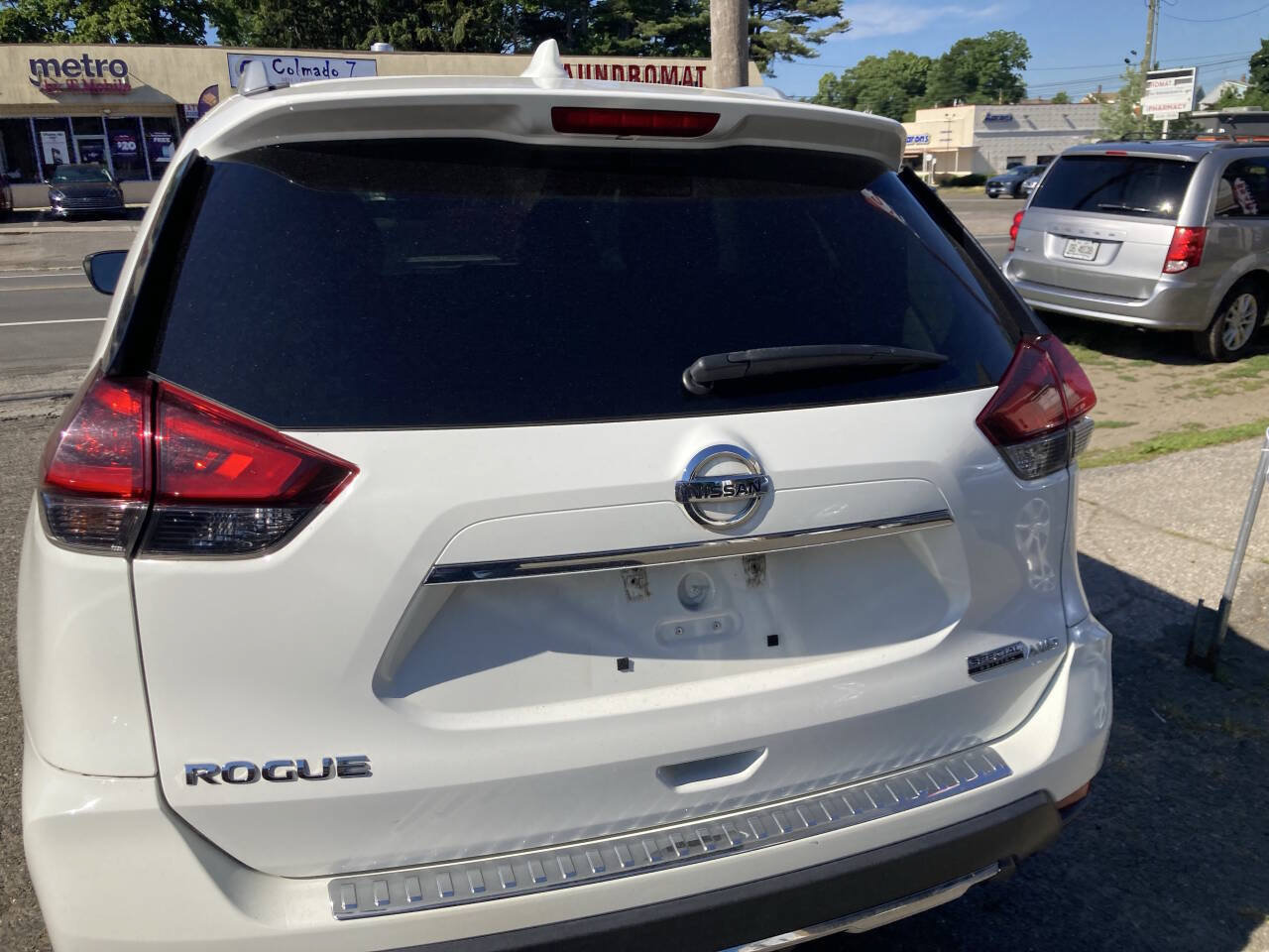 Used 2019 Nissan Rogue S w/ Special Edition Package AWD/4WD image 7