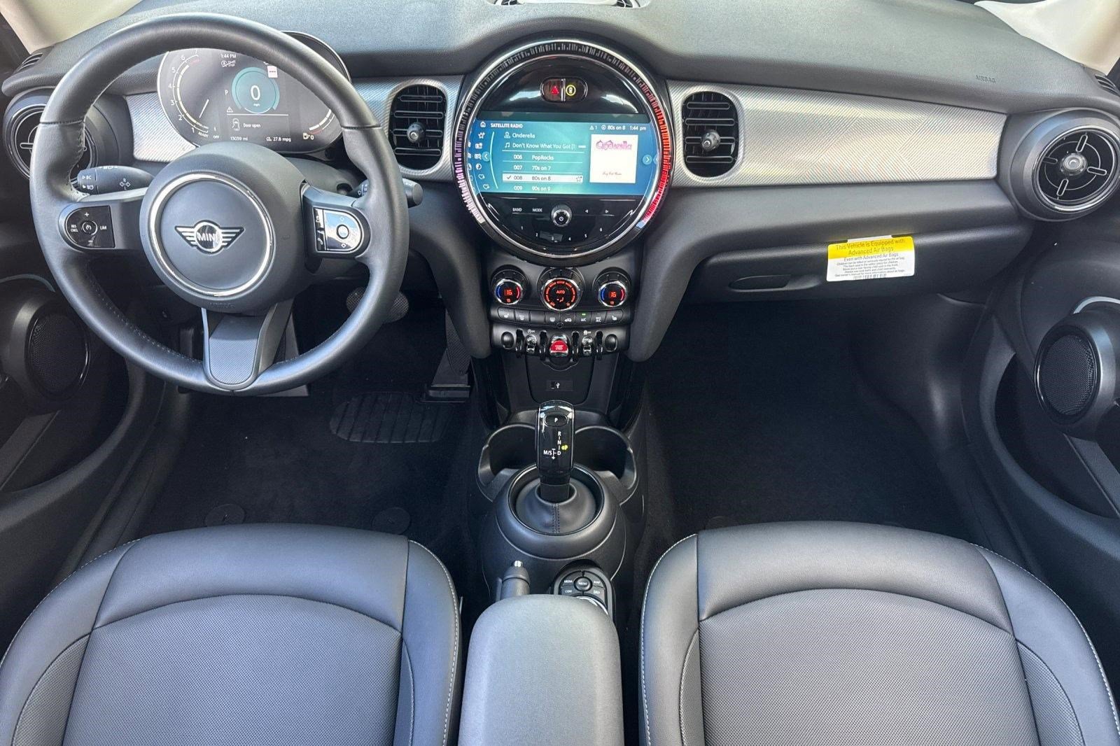 Used 2023 MINI Cooper 4-Door Hardtop image 17