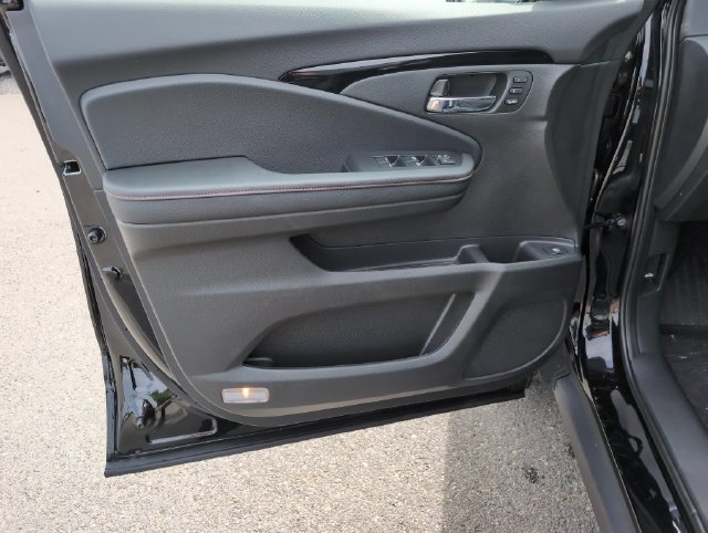 New 2026 Honda Ridgeline Black Edition image 15