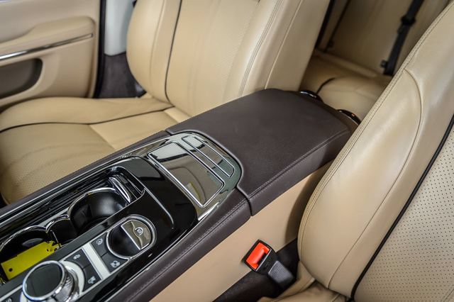 Used 2016 Jaguar XJ R-Sport RWD image 45