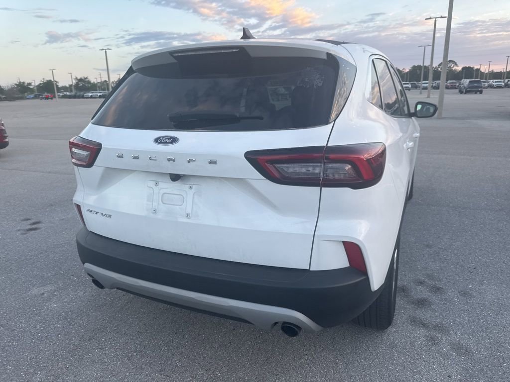 Used 2024 Ford Escape Active FWD image 3