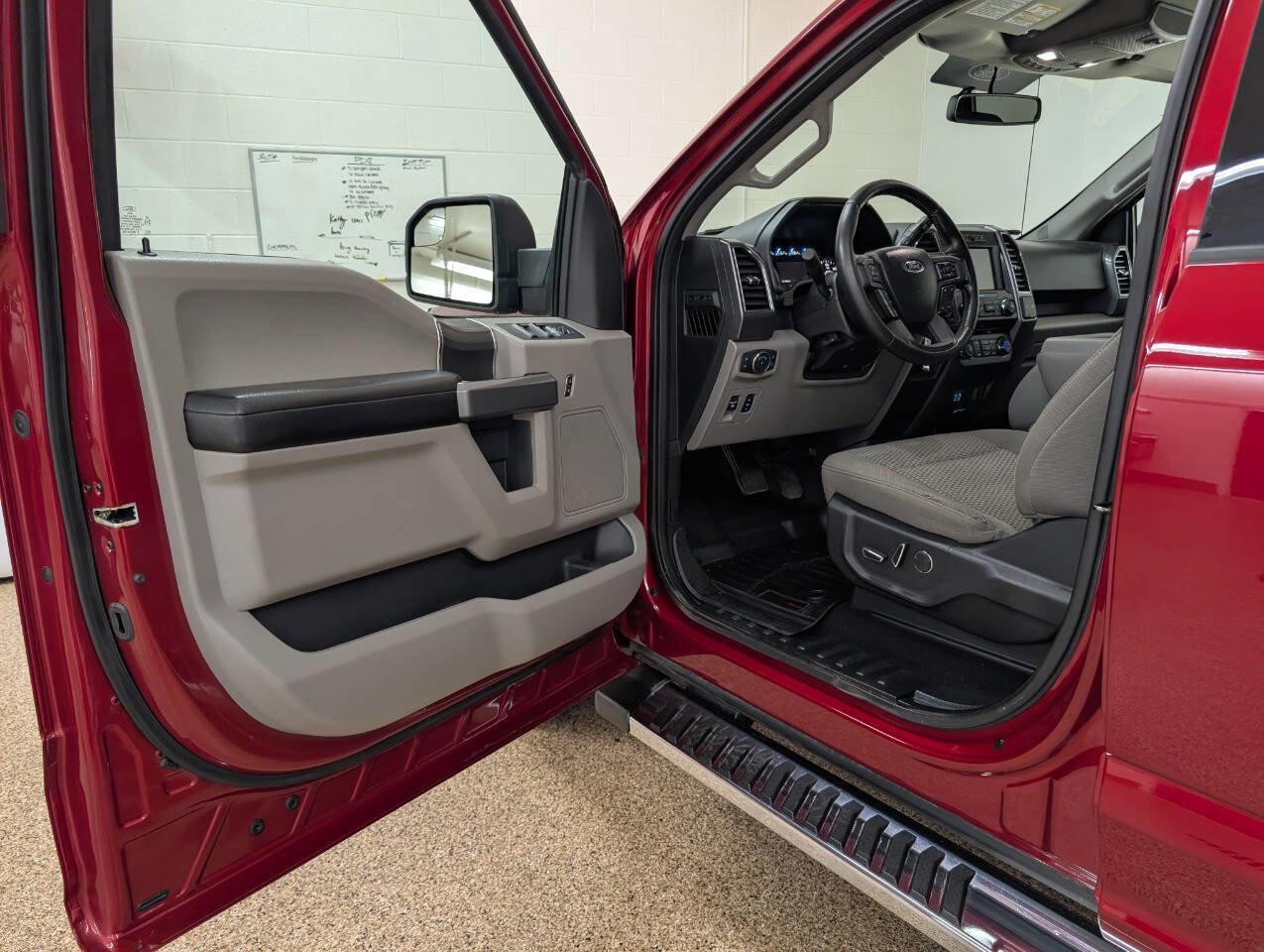 Used 2018 Ford F150 XLT w/ Equipment Group 302A Luxury image 6