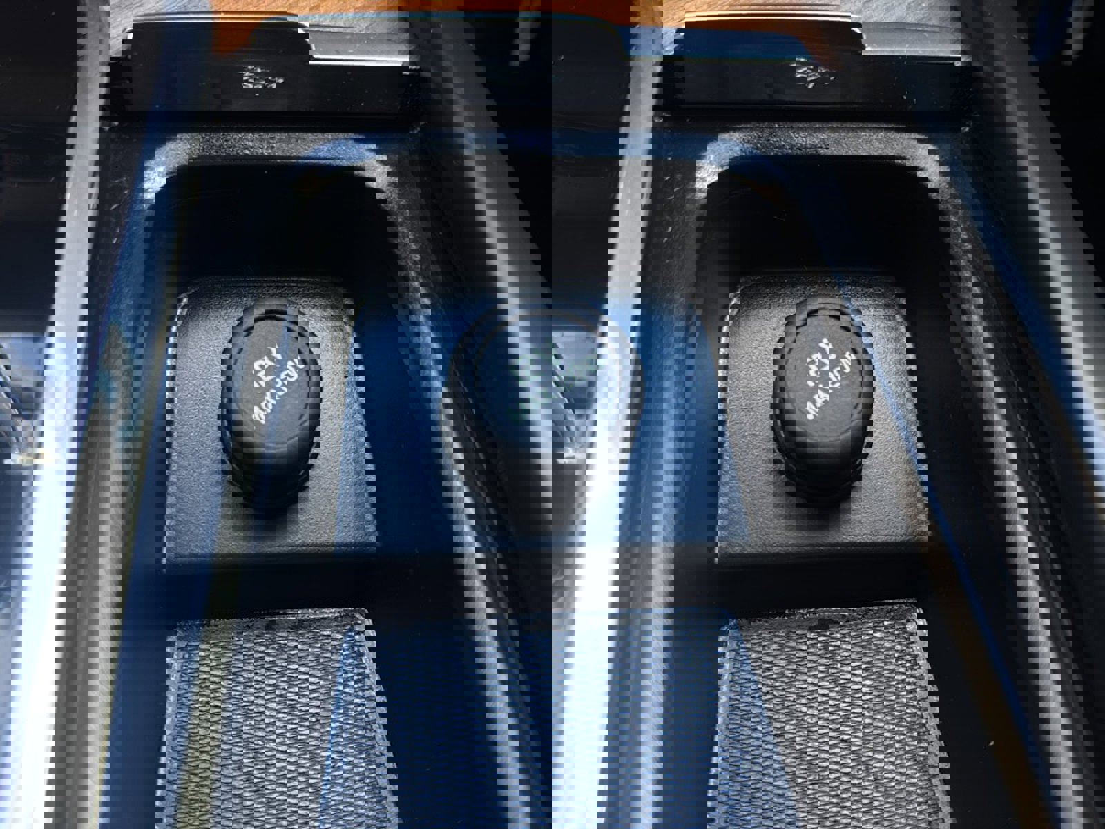 Used 2023 Volvo XC90 B6 Plus w/ Protection Package image 39