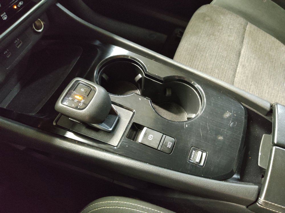 Used 2022 Nissan Rogue S FWD image 26