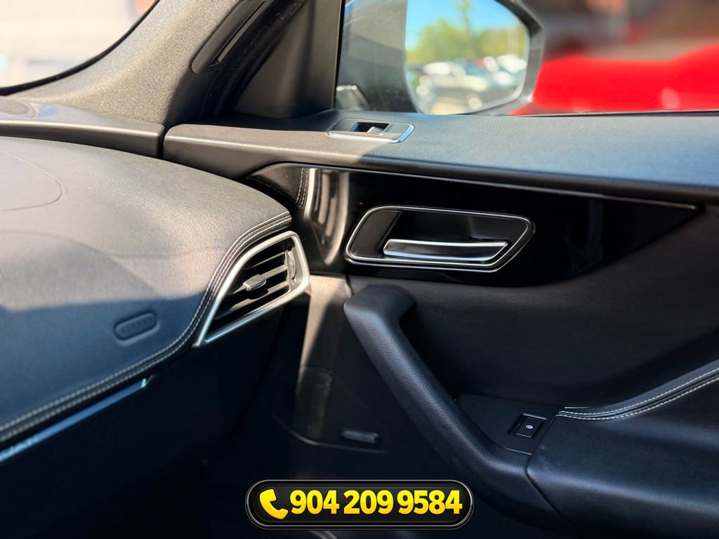 Used 2017 Jaguar F-PACE R-Sport image 20