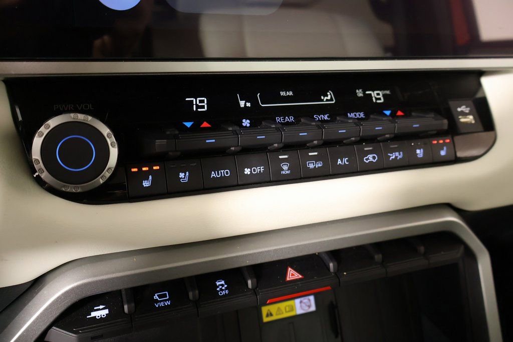 Used 2024 Toyota Sequoia Capstone image 7