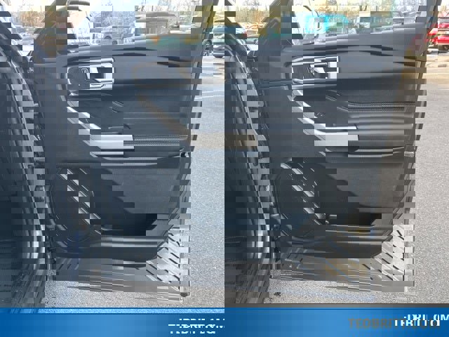 Certified 2023 Ford Explorer XLT w/ Equipment Group 202A image 23
