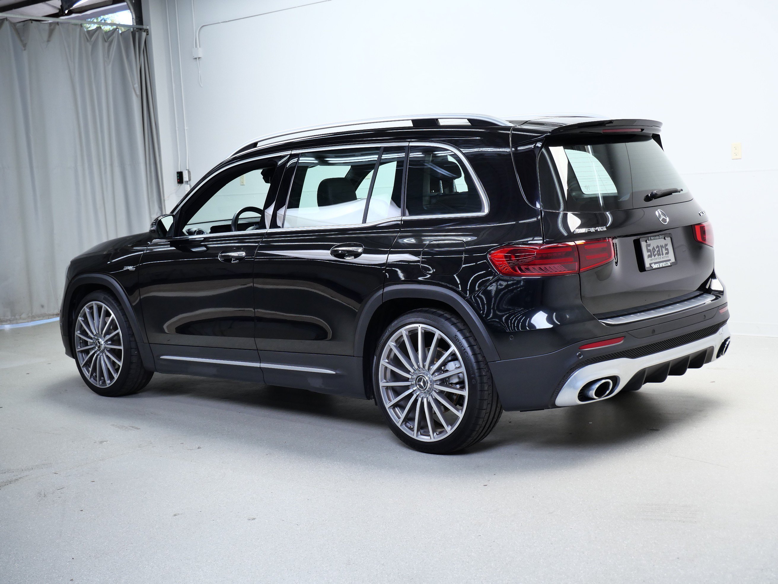 Used 2024 Mercedes-Benz GLB 35 AMG 4MATIC image 11