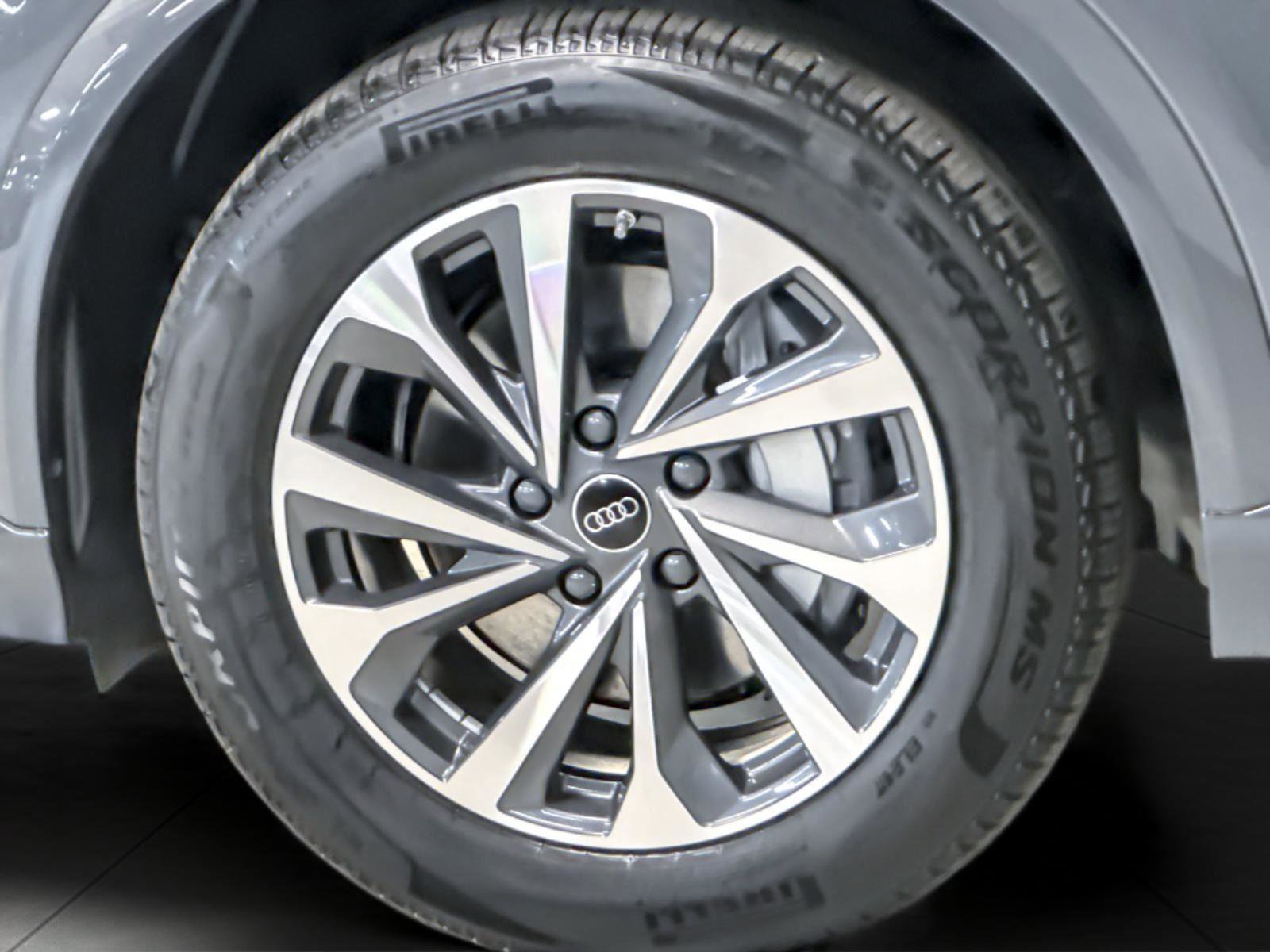 New 2027 Audi Q6 e-tron Premium image 25