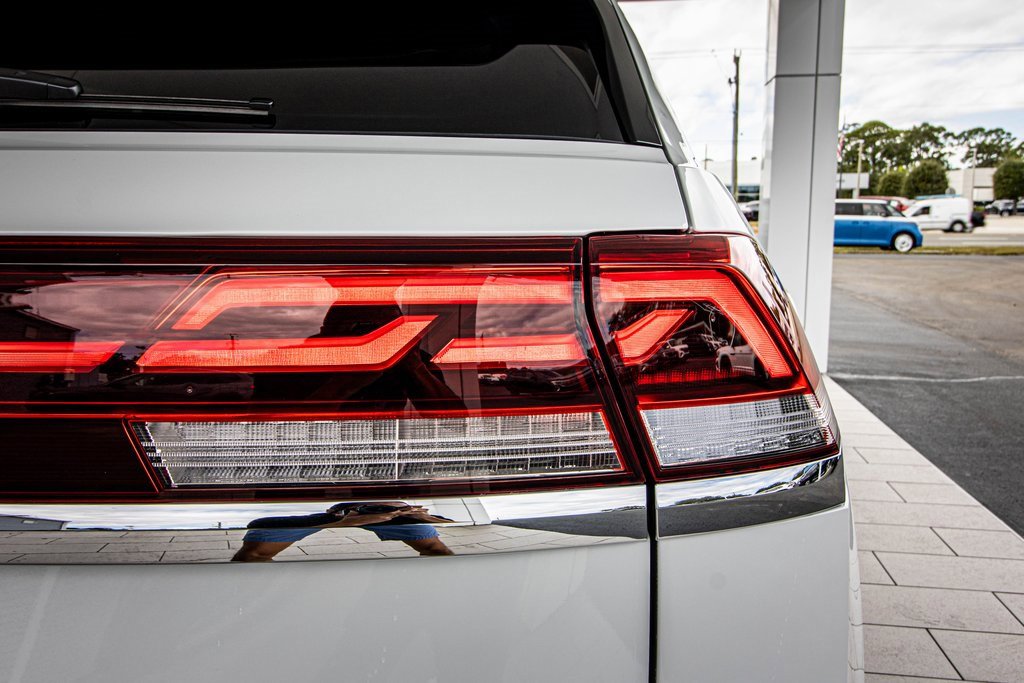 New 2026 Volkswagen Atlas Cross Sport SE image 18