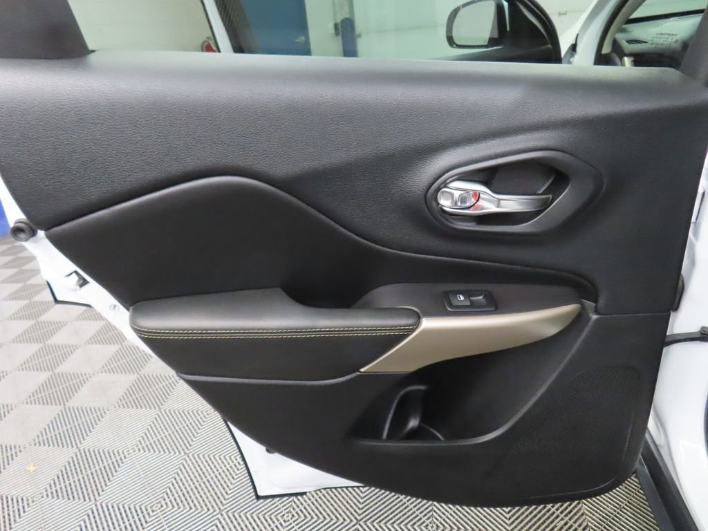 Used 2018 Jeep Cherokee Limited w/ High Altitude Package image 56