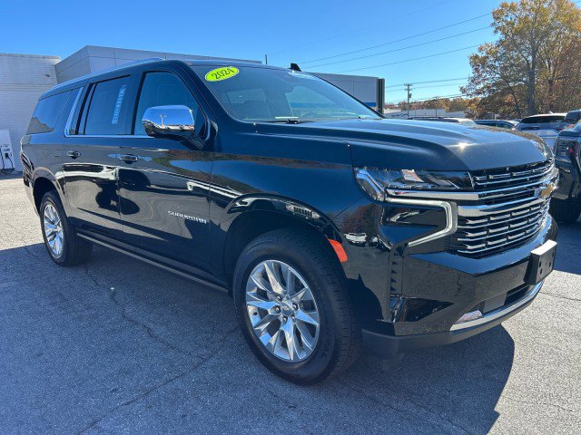 Used 2024 Chevrolet Suburban Premier w/ Premium Package 2